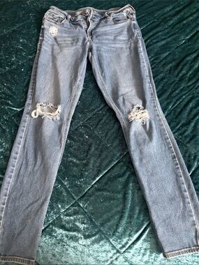 Old Navy Women's Light Blue Distressed Skinny Jeans